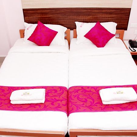 Royal Grand Days Hotell Chennai Exteriör bild