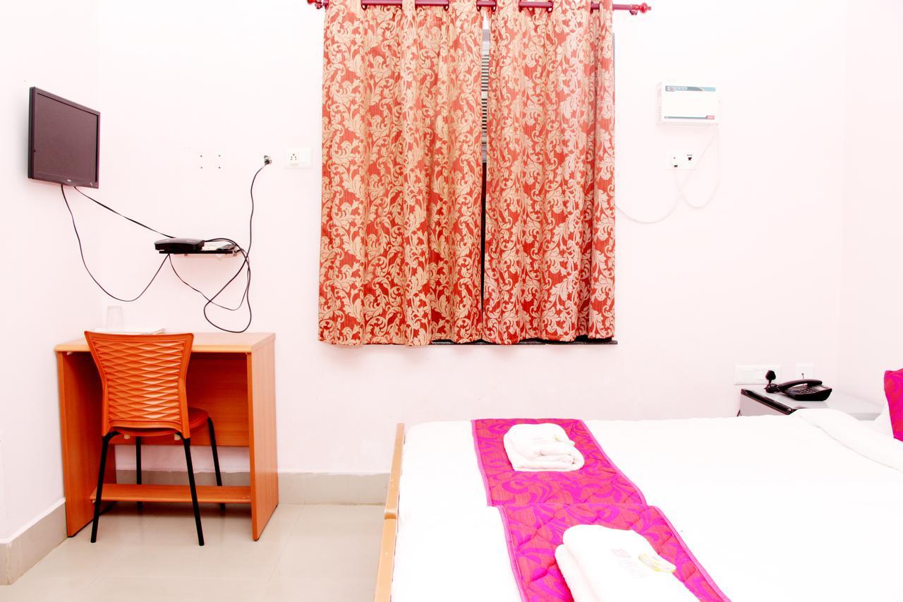Royal Grand Days Hotell Chennai Exteriör bild