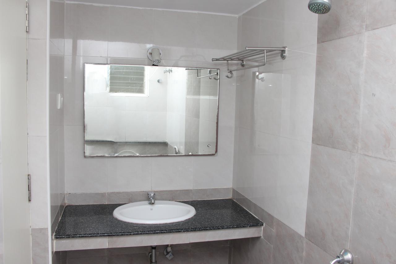 Royal Grand Days Hotell Chennai Exteriör bild