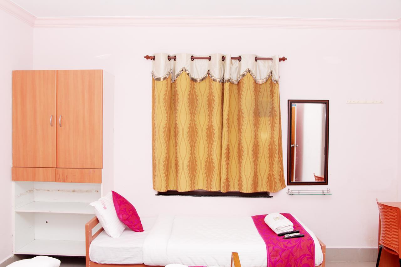 Royal Grand Days Hotell Chennai Exteriör bild